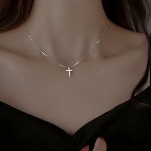 NEW … Silver “CROSS” Pendent Necklace